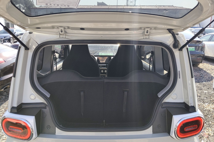 五菱汽车 宏光MINIEV 2024款 第三代 215km 进阶版机舱底盘23