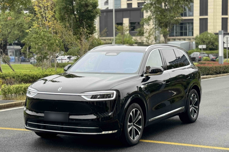 鸿蒙智行 问界M7 2026款 增程 Pro+四驱版 5座车身外观1