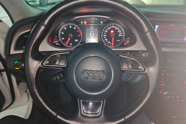 奥迪A4L 2015款 35 TFSI 自动舒适型局部细节13