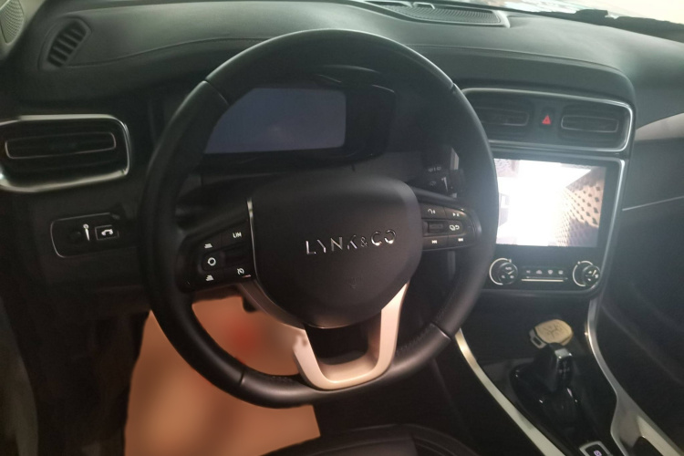 领克01 2018款 2.0T 两驱型+版局部细节13