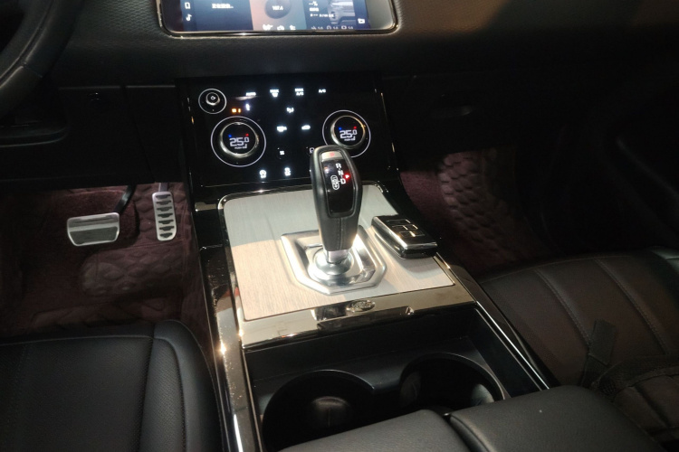 路虎 揽胜极光 2021款 极光L 249PS R-Dynamic S 性能版局部细节18