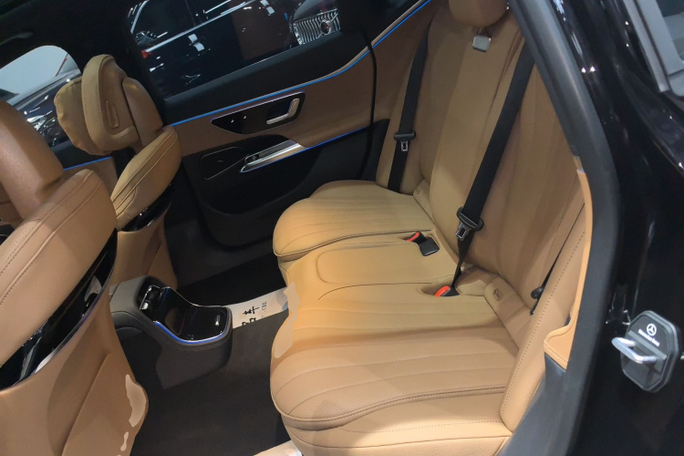 奔驰E级 2025款 E 260 L中控内饰21