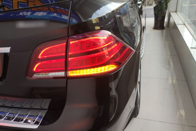 奔驰GLE 2018款 GLE 320 4MATIC 豪华型臻藏版车身外观6001