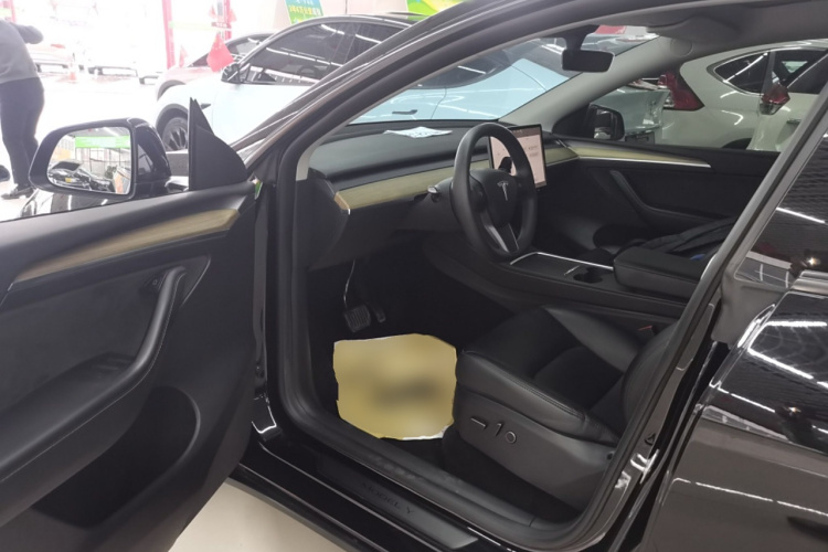 特斯拉 Model Y 2022款 改款 后轮驱动版中控内饰20