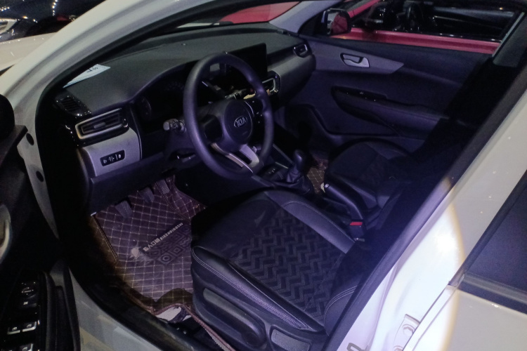 起亚 福瑞迪 2019款 1.6L 手动舒适版 国VI中控内饰19