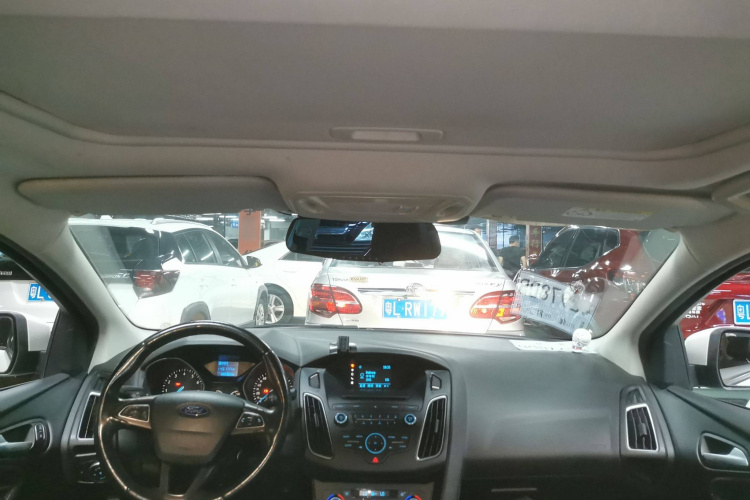 福特 福克斯 2015款 三厢 EcoBoost 125 自动超能风尚型局部细节22