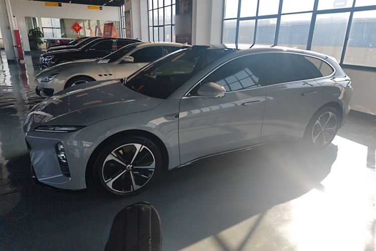 蔚来ET5T 2025款 75kWh Touring车身外观4