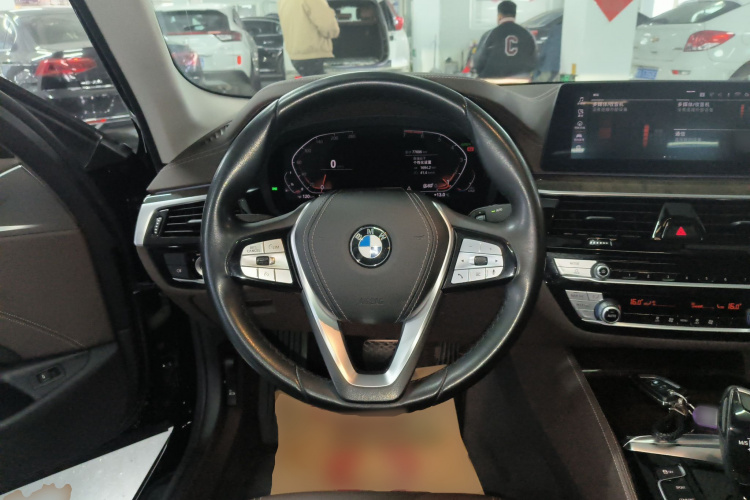 宝马5系 2020款 525Li 豪华套装中控内饰13