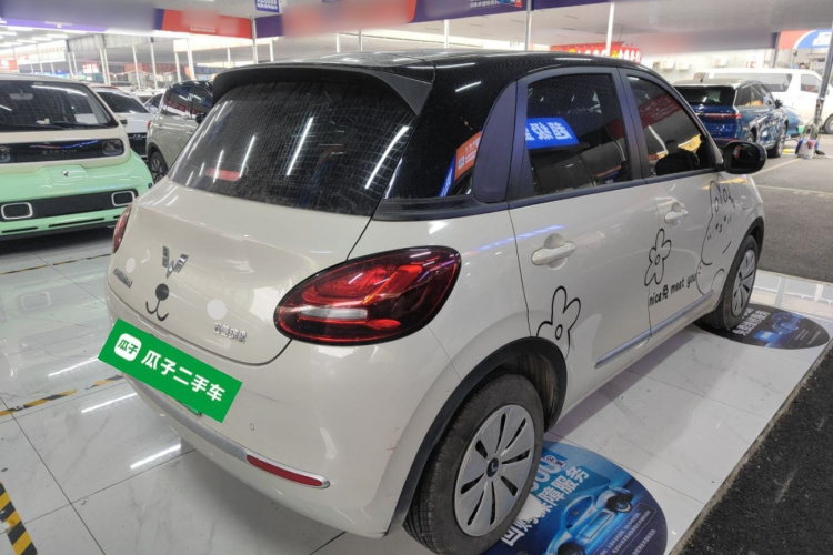 五菱汽车 五菱缤果 2023款 203km 轻享款车身外观7