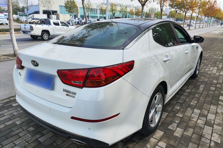 起亚K5 2015款 2.0L 自动GL车身外观7