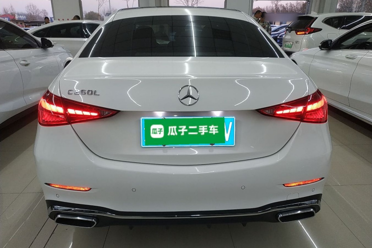 奔驰C级 2023款 C 260 L 运动版车身外观6