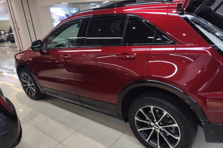 凯迪拉克XT4 2024款 28T 四驱豪华型车身外观4