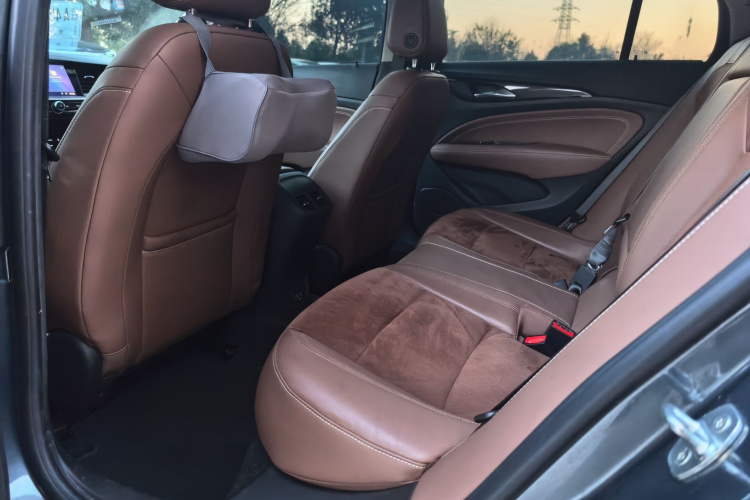 别克 君威 2020款 552T 豪华型中控内饰7005