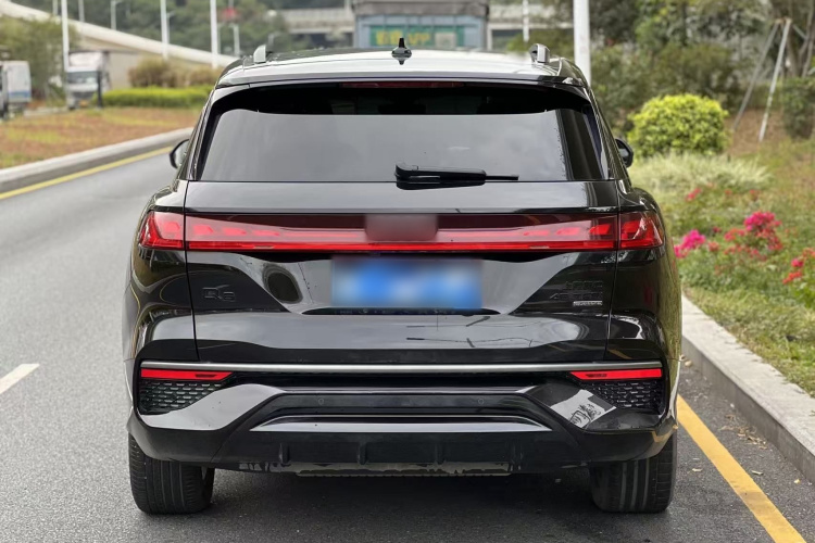 奥迪Q6 2023款 45 TFSI quattro 齐云型 飞骑套装车身外观6005