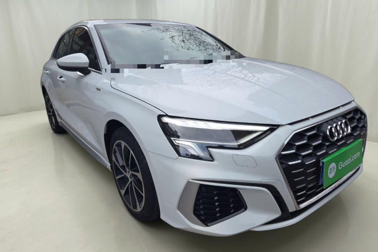奥迪A3 2021款 Sportback 35 TFSI 进取运动型车身外观3