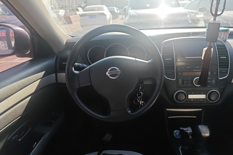 日产 轩逸 2016款 经典 1.6XE 手动领先版中控内饰13