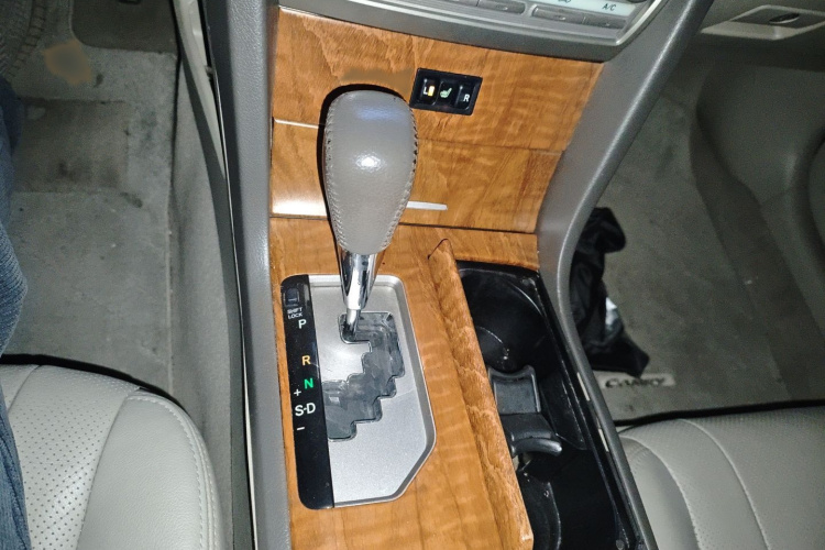 丰田 凯美瑞 2010款 240G 豪华版局部细节18