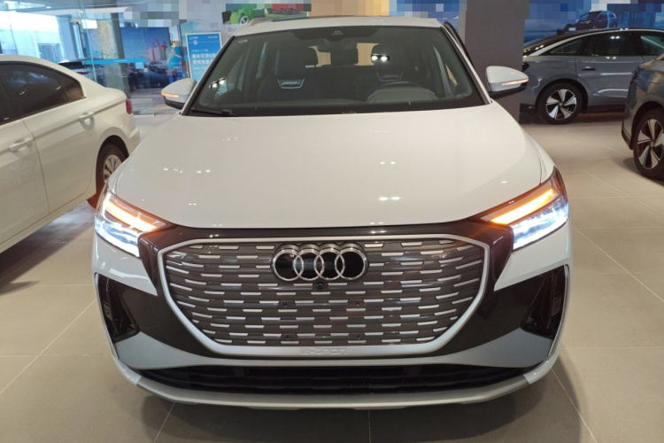 奥迪Q4 e-tron 2024款 40 e-tron 创行版车身外观6001