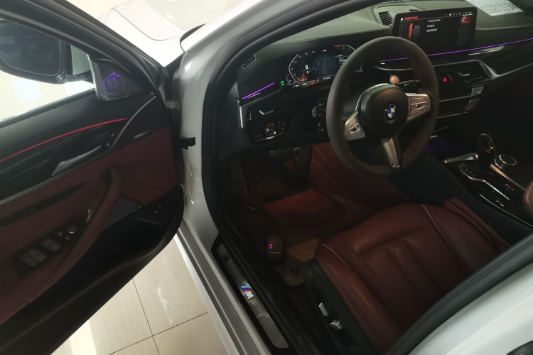 宝马5系 2022款 改款二 525Li M运动套装中控内饰20