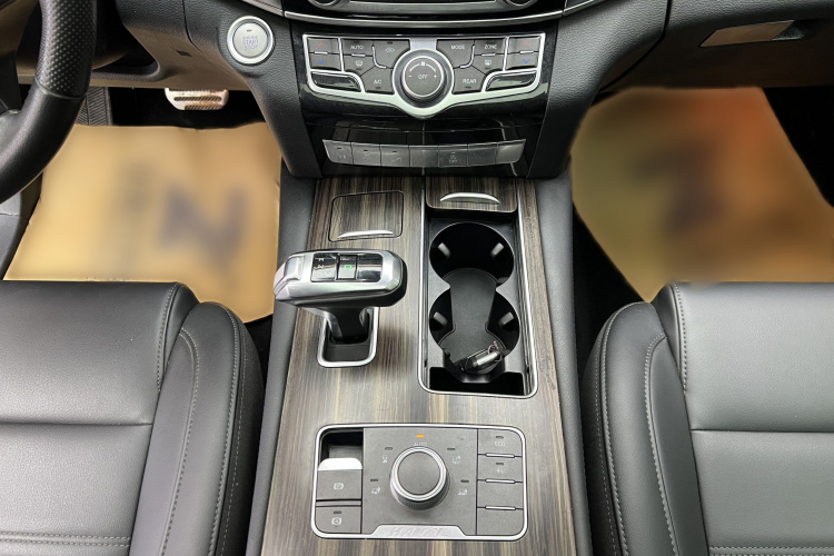 哈弗H9 2020款 2.0T 汽油四驱精英型 5座中控内饰7004