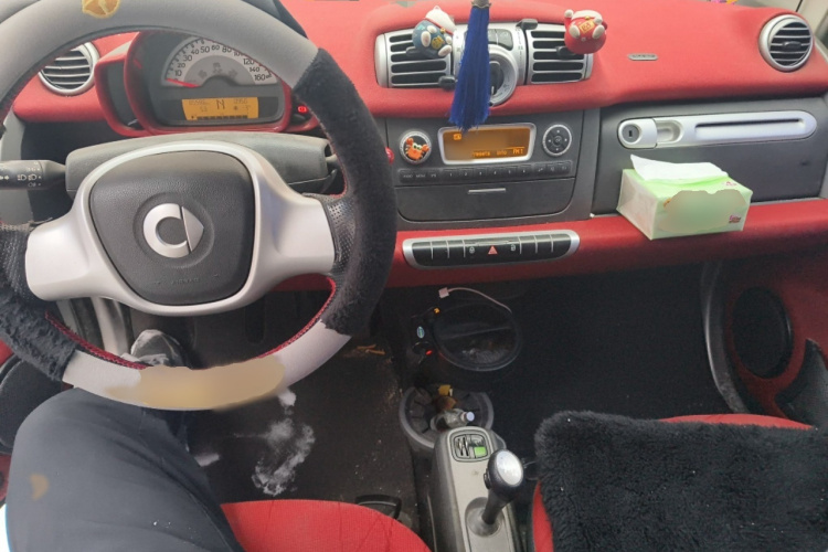 smart fortwo 2011款 1.0 MHD 硬顶激情版中控内饰7002