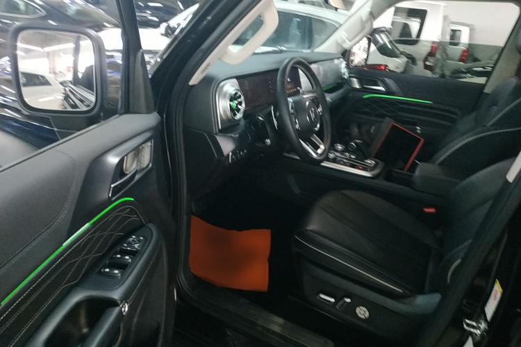 坦克300 2024款 2.0T 征服者中控内饰20