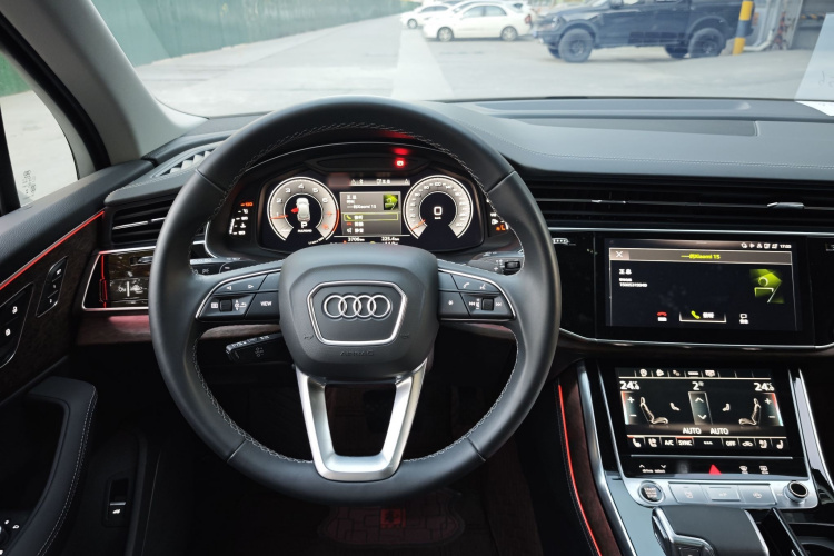 奥迪Q7 2024款 45 TFSI quattro S line运动型中控内饰7005