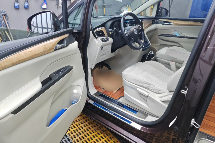 别克GL8 2017款 ES 28T 舒适型 国V中控内饰20