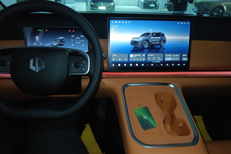 零跑汽车 零跑C16 2026款 纯电 630激光雷达智尊版 6座中控内饰7002