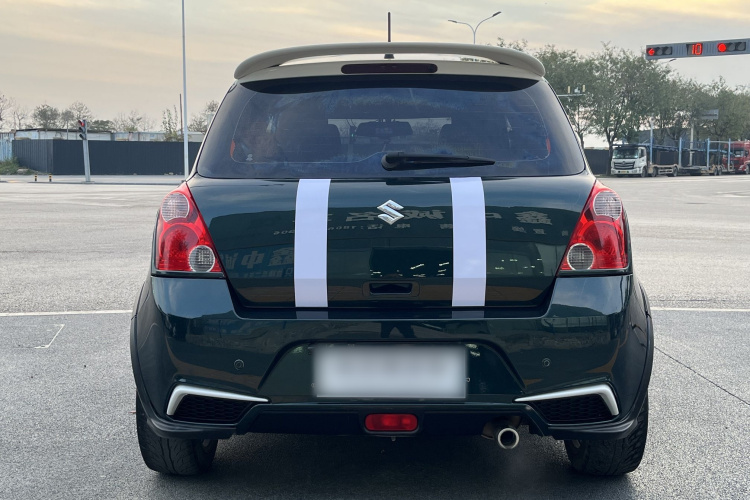 铃木 雨燕 2016款 1.5L 自动时尚型酷玩版车身外观6005