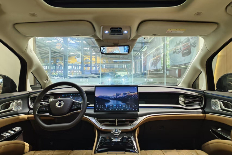 腾势D9 2024款 DM-i 980 四驱旗舰型中控内饰7001