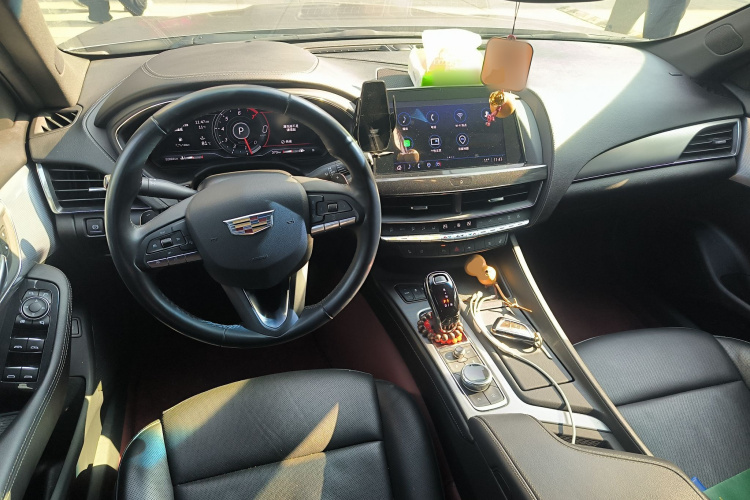 凯迪拉克CT5 2023款 28T 豪华型（标准版）中控内饰12