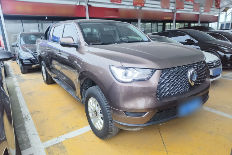 长城 炮 2019款 2.0T商用版自动汽油两驱精英型长箱GW4C20B车身外观3