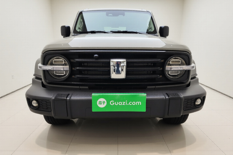 坦克300 2025款 2.0T 征服者车身外观2