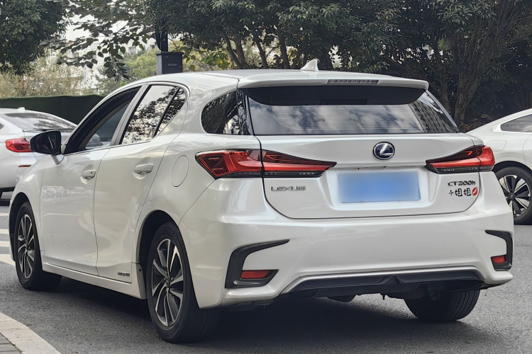 雷克萨斯CT 2017款 CT200h 精英版 单色 国V车身外观6004