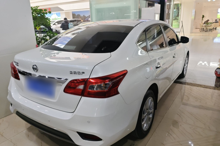 日产 轩逸 2022款 经典 1.6XE CVT舒适版车身外观7