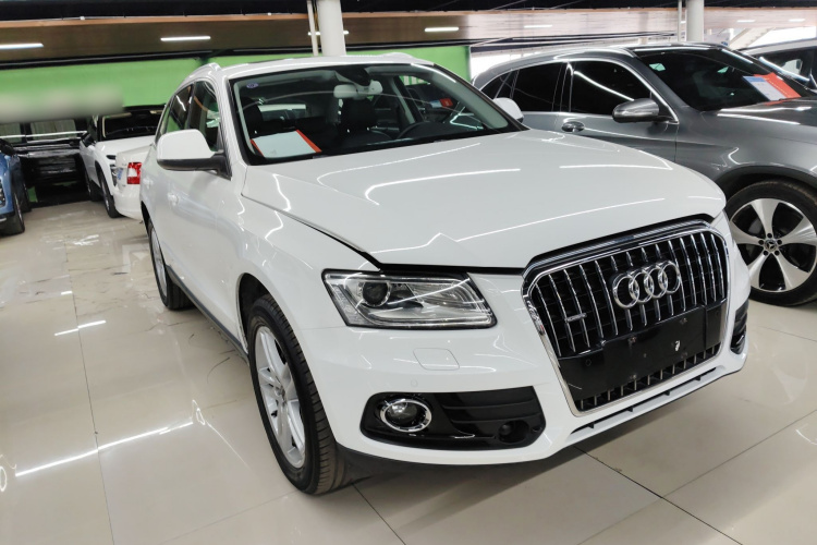 奥迪Q5 2013款 40 TFSI 豪华型车身外观3