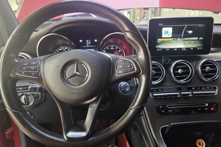 奔驰GLC 2016款 GLC 300 4MATIC 豪华型中控内饰12