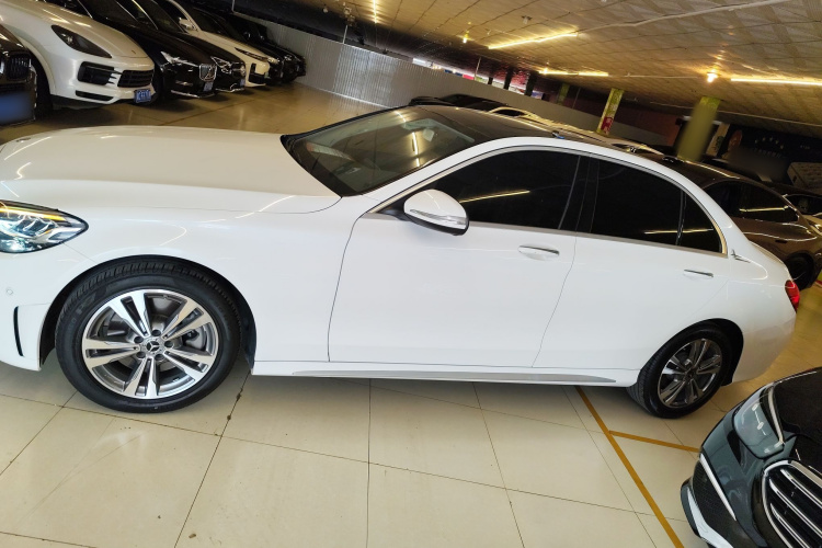 奔驰C级 2020款 C 200 L 时尚型运动版车身外观4