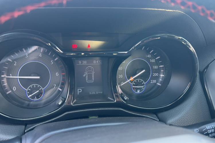 江铃 驭胜S350 2016款 2.0T 自动两驱汽油豪华天窗版7座局部细节14