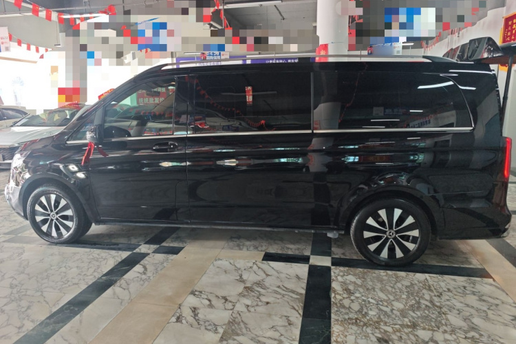 奔驰 威霆 2023款 2.0T 精英版 7座车身外观6003