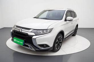 三菱 欧蓝德 2019款 2.4L 四驱致享版 7座 国VI