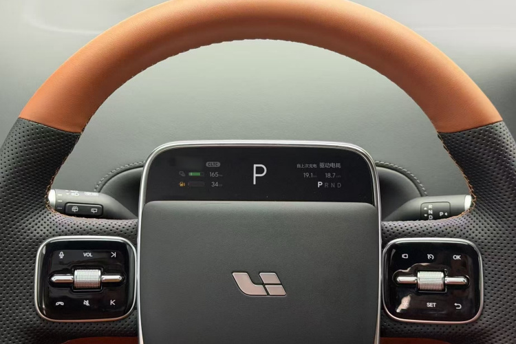 理想汽车 理想L6 2025款 Pro 智能焕新版中控内饰7002