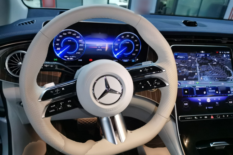 奔驰EQE SUV 2024款 500 4MATIC 豪华版中控内饰13