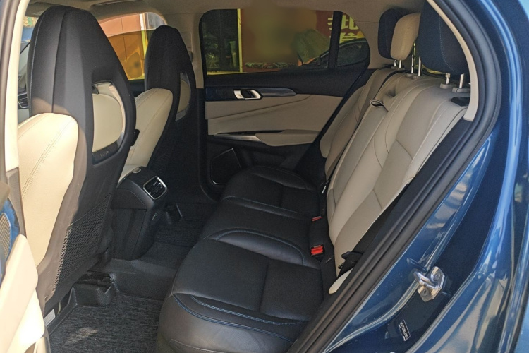 领克01 2017款 2.0T 两驱耀Pro版中控内饰7004