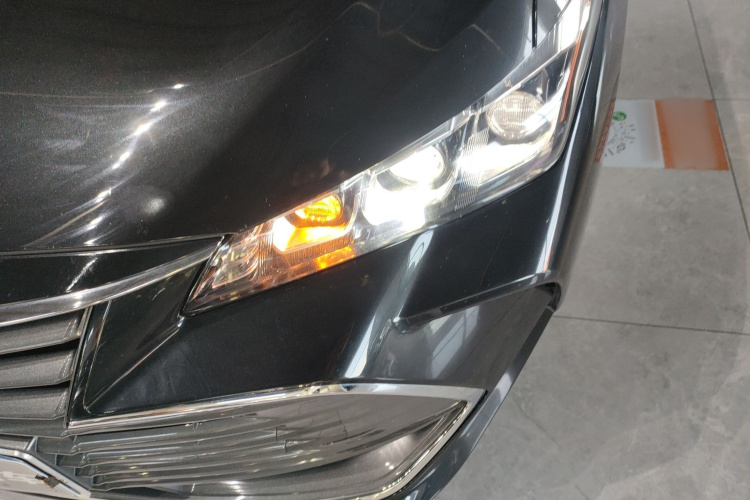 丰田 亚洲龙 2021款 2.5L 豪华版局部细节36