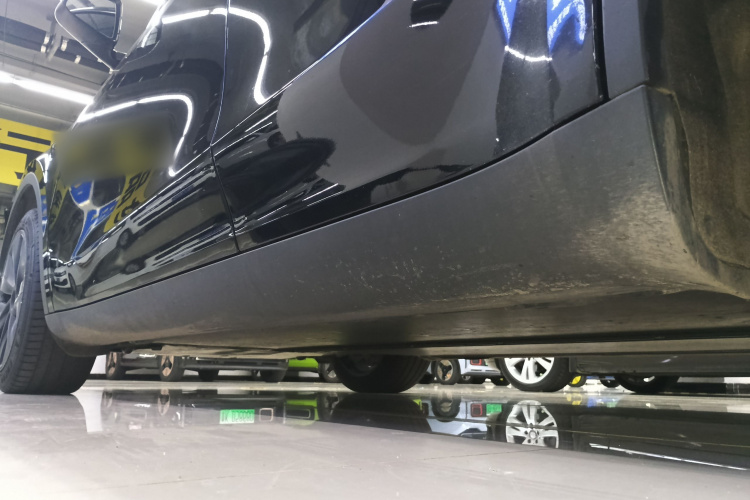 特斯拉 Model Y 2023款 长续航全轮驱动版局部细节9002