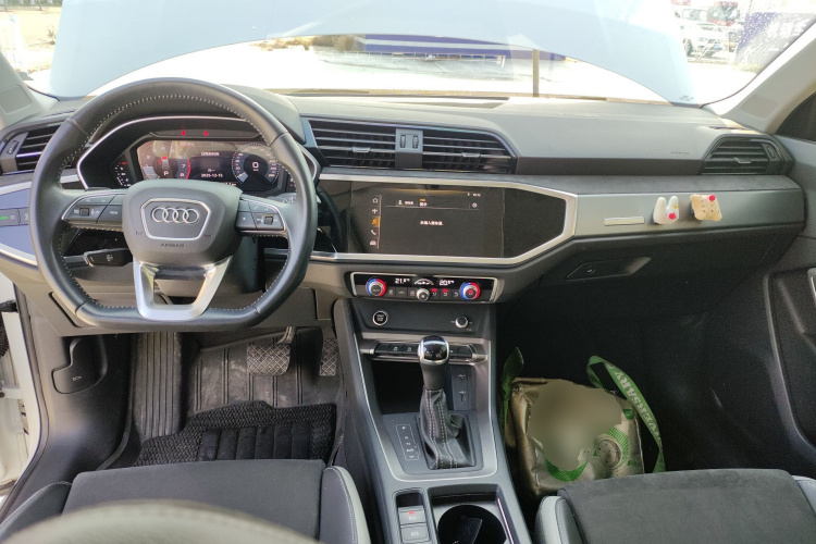 奥迪Q3 2021款 35 TFSI 时尚动感型中控内饰12