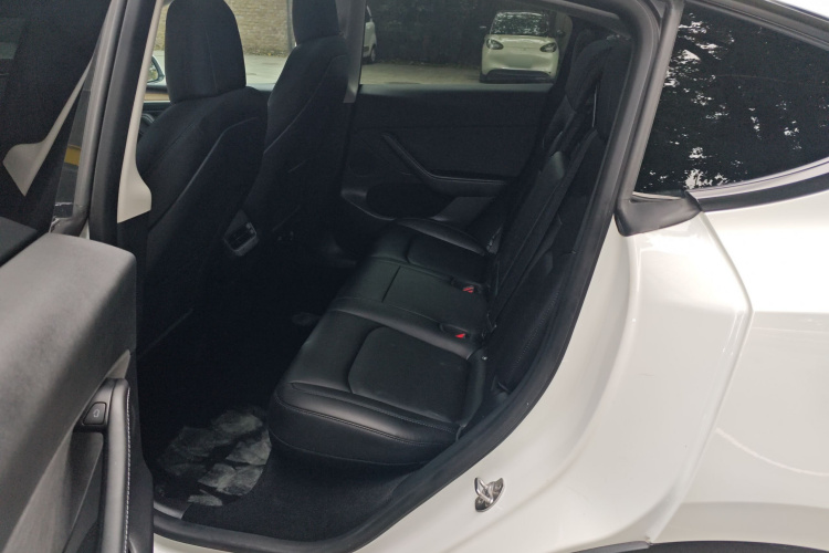 特斯拉 Model Y 2021款 标准续航后驱版中控内饰7004