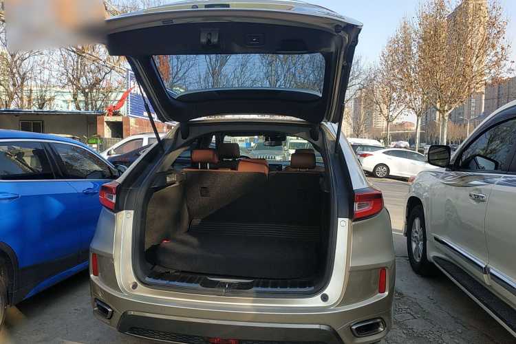 本田UR-V 2017款 370TURBO 四驱尊耀版 国V机舱底盘23